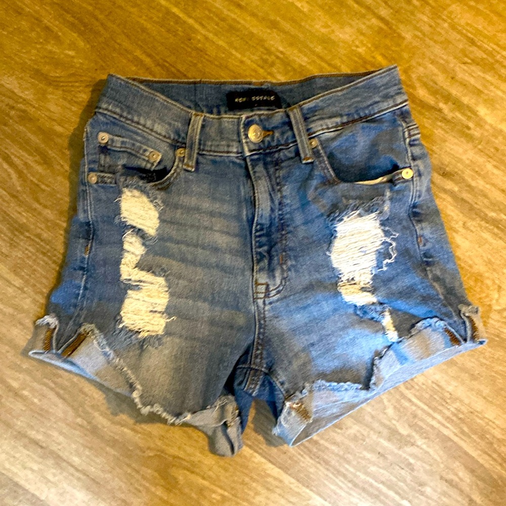 Aeropostale mom short size 2 strech